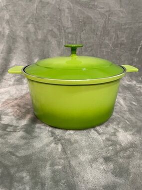 Granitestone 5Qt Nonstick Enameled Dutch Oven with Lid in Ombre Green